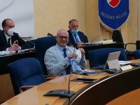 Sfiducia archiviata, Toma sistema le caselle: «I nodi li scioglierò io»