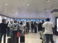 Tamponi a chi rientra dalle ferie: stretta del governo, ok delle Regioni