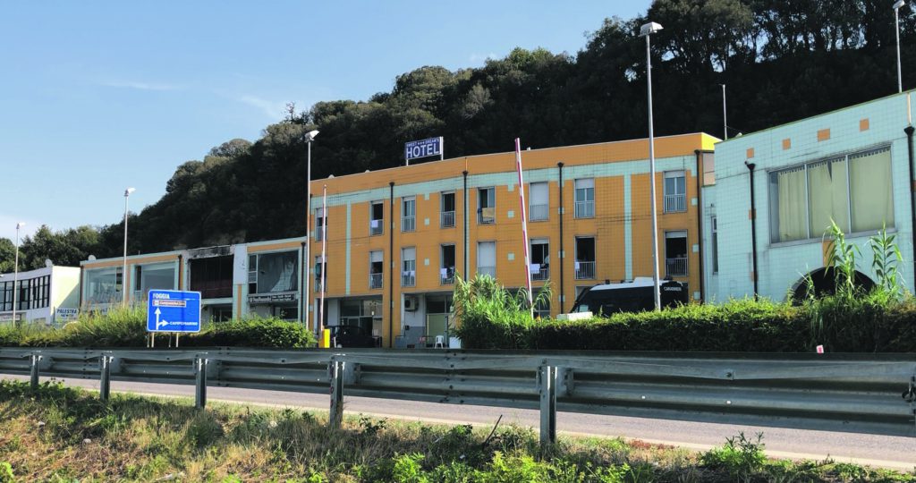 A Campomarino restano pochi migranti, in fuga anche tre positivi
