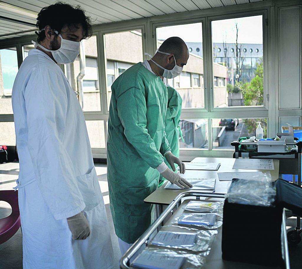 Tamponi record, 3 positivi. Un altro caso da rientro