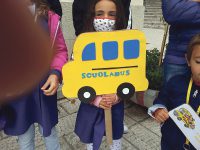 Lupara, diritti negati: bimbi e genitori in piazza per chiedere lo scuolabus