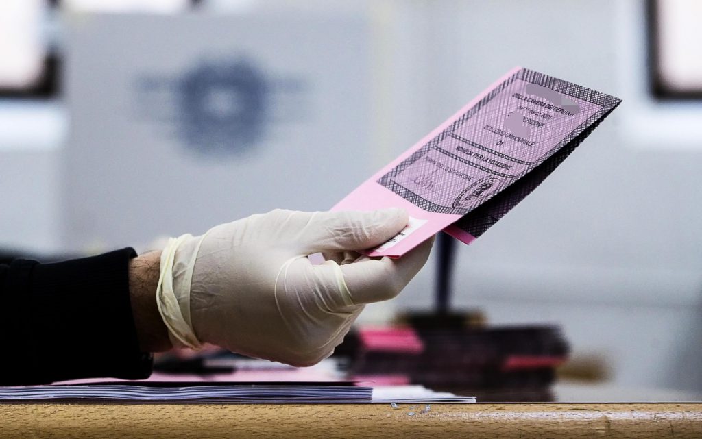 Referendum e comunali, test al tempo del Covid: urne aperte per decidere sul taglio dei parlamentari
