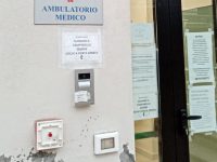 Ambulatorio della guardia medica di Petecciato non a norma Covid, visite e prestazioni nel corridoio