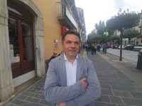 Agnone svolta a sinistra, Saia asfalta gli avversari