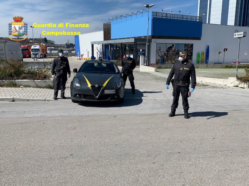 Campobasso, in auto con cocaina ed eroina: 25enne arrestato dalla Finanza