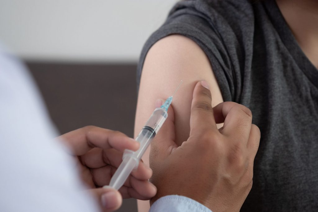 Al via la distribuzione di 24mila dosi di vaccino antinfluenzale: si parte dai medici