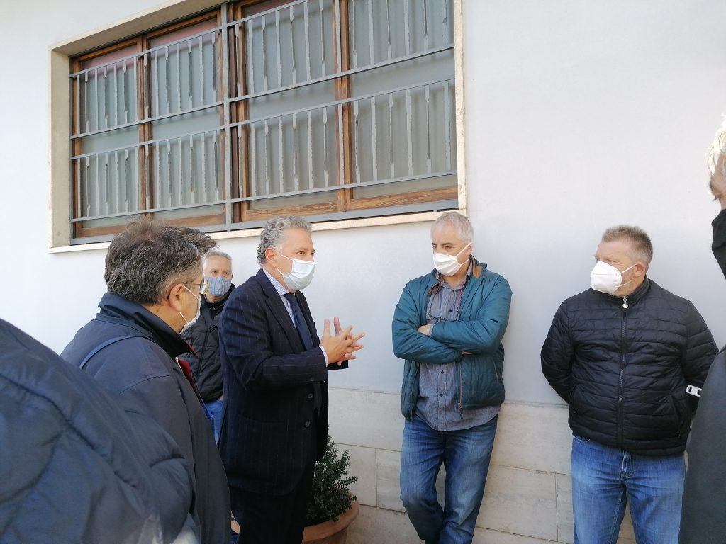 Pressing dei lavoratori Gam, Toma rassicura sul sostegno al reddito