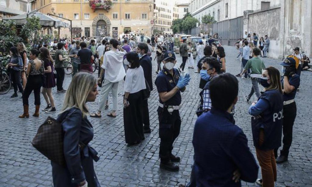 Eventi e feste in “lockdown”: il piano del governo per evitare di fermare l’Italia
