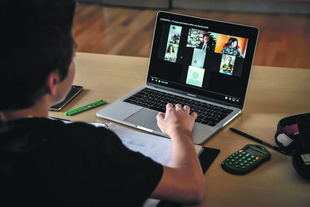 Il ‘digital divide’ è il grande ostacolo per la Dad, l’indagine sui docenti realizzata dalla Proteo