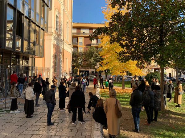 «Senza di noi le città si spengono», lunedì pomeriggio la serrata dei commercianti