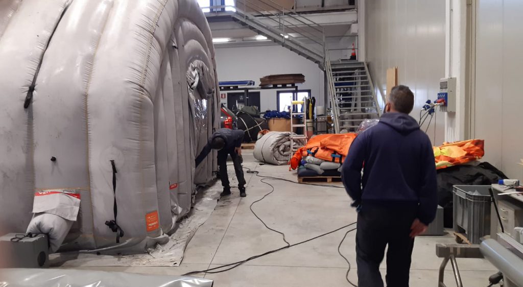 Termoli, la tenda è stata riparata e torna all’ospedale: danneggiata da terzi