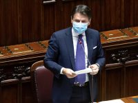 Capienza dei bus al 50% e coprifuoco serale, prende corpo il dpcm