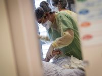 Portato via dal Covid in dieci giorni, «la disperazione di mio padre ci tormenta»