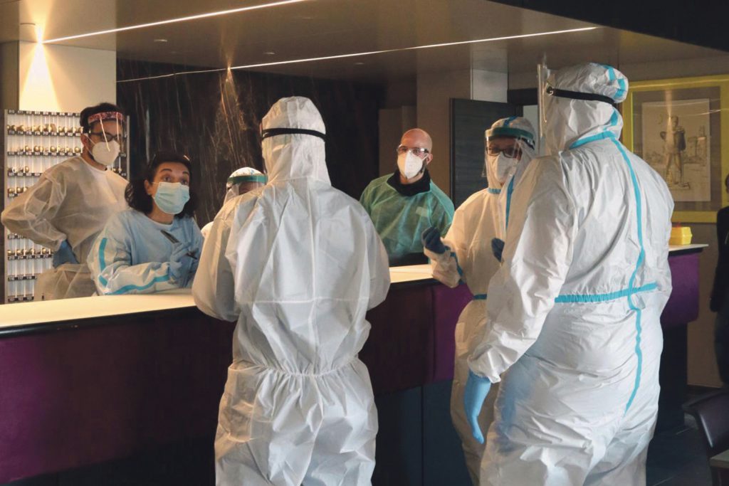 Camere con bagno e spazio pasti, meglio se vicino a un ospedale: bando per gli hotel ‘quarantena’