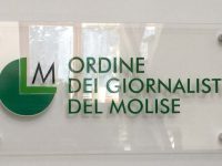 Giornalista e operatore Rai aggrediti in pieno centro, Ordine e Assostampa: ferma condanna e solidarietà