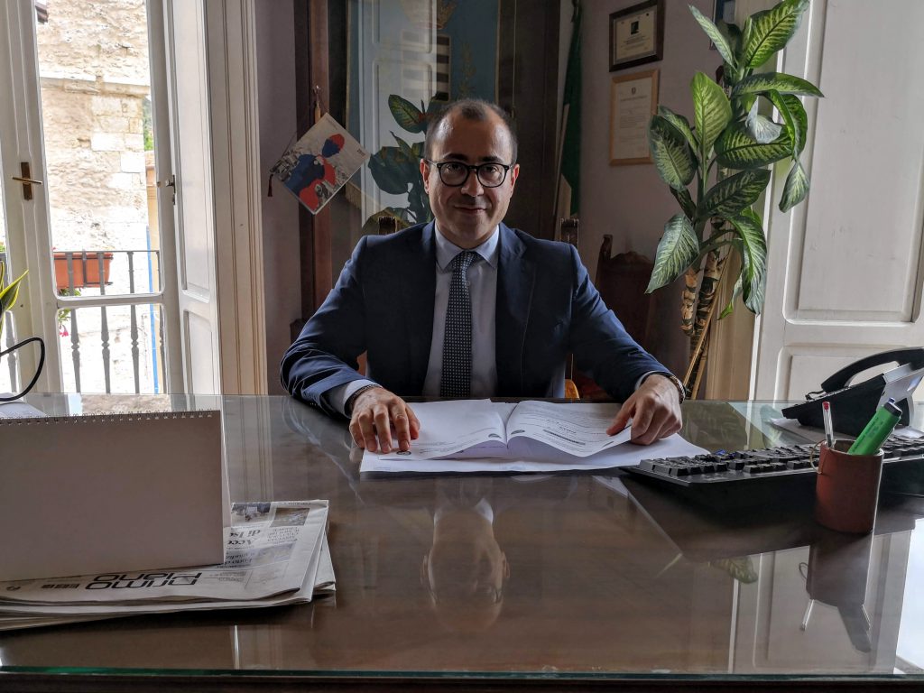 Covid-19, a Venafro arriva la stretta: Ricci chiude scuole e piazze