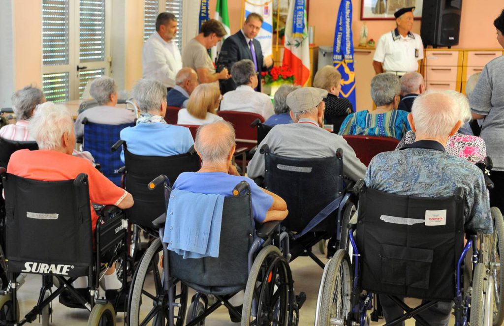 Il dramma delle case di riposo, scoppia un focolaio a Busso