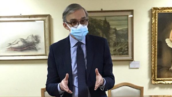 Soste blu a Isernia, il grattacapo di sindaco e giunta: sono indagati in dieci