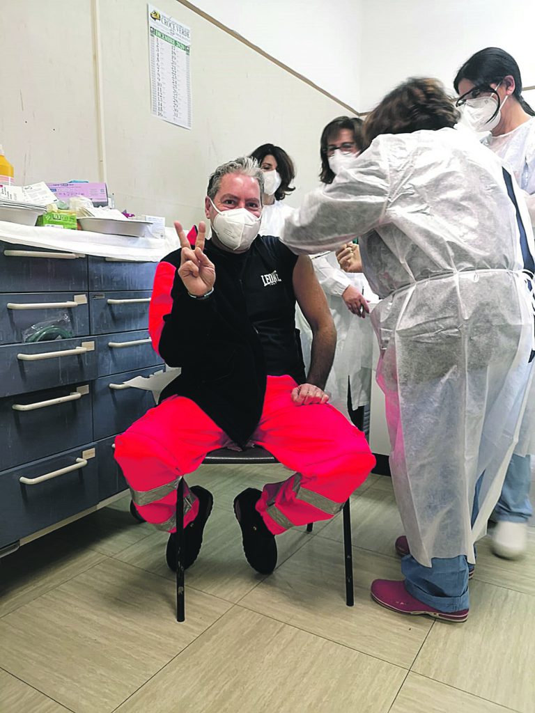 Vaccino, «non sono un eroe ma un uomo responsabile»