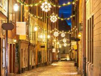 Natale sarà in zona rossa, allo studio deroghe per il pranzo: oggi si decide