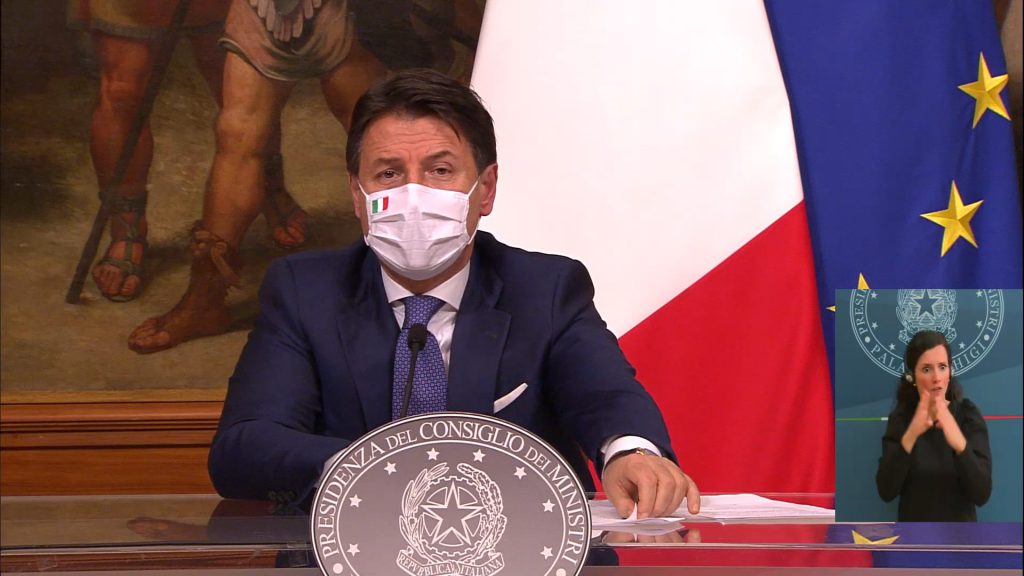 Natale blindato: vogliamo evitare la terza ondata