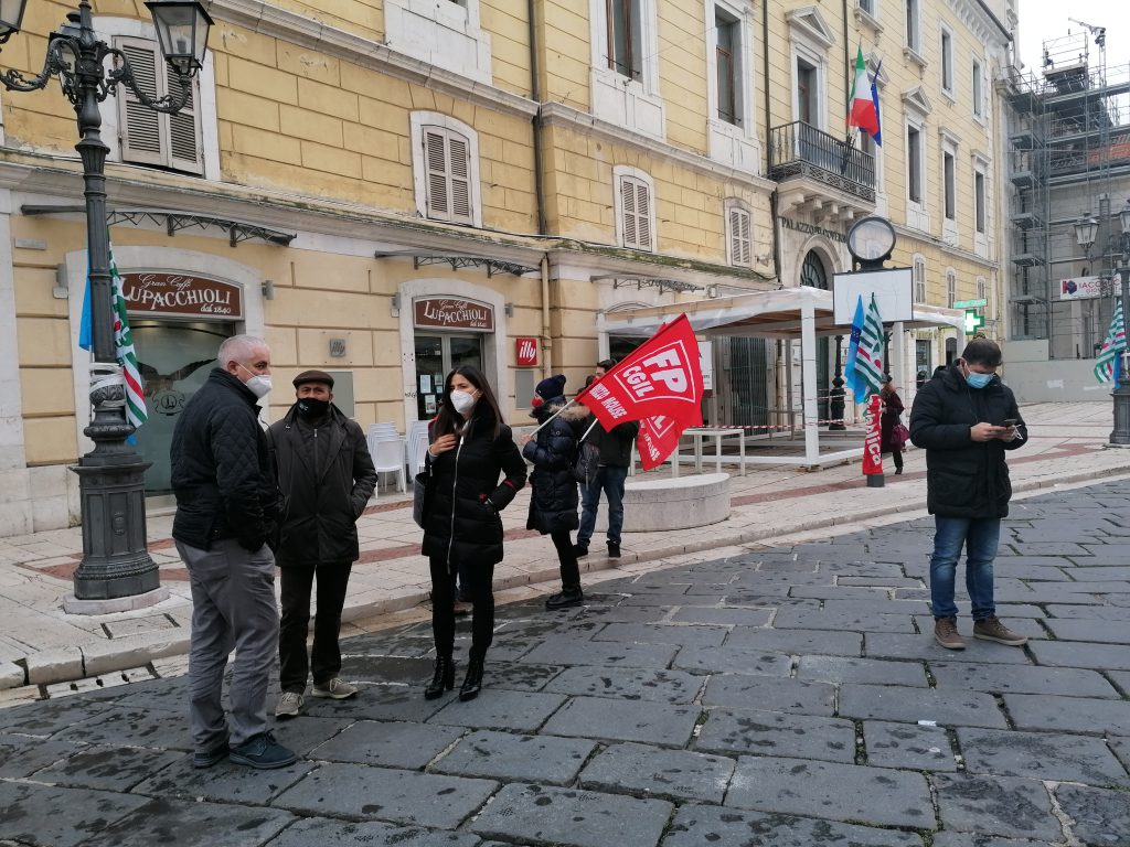 Contratto scaduto da 12 anni e per il rinnovo c’è ancora da attendere: sciopera la Pa