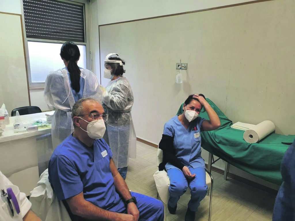 Covid, la svolta tanto attesa. «Fiducia nella scienza e amore: questo ci muove»