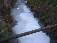 Scempio a Pozzilli, schiuma nel Funnone: gli sversatori hanno cambiato canale