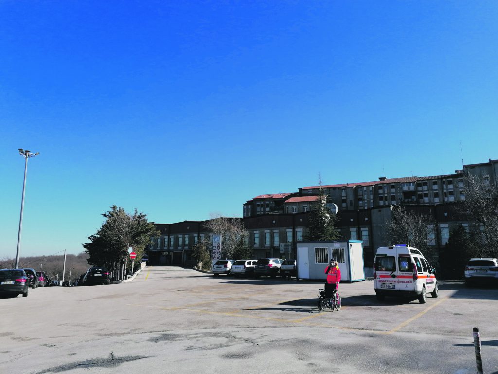 Sale il tasso di positività e pure il numero dei morti