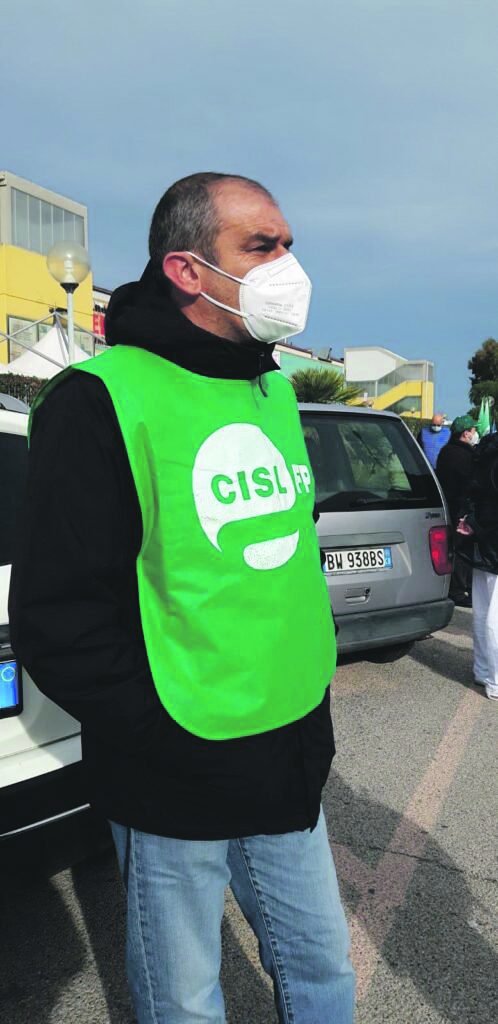 Al Caracciolo operatori di serie B, infermiere rifiuta di vaccinarsi