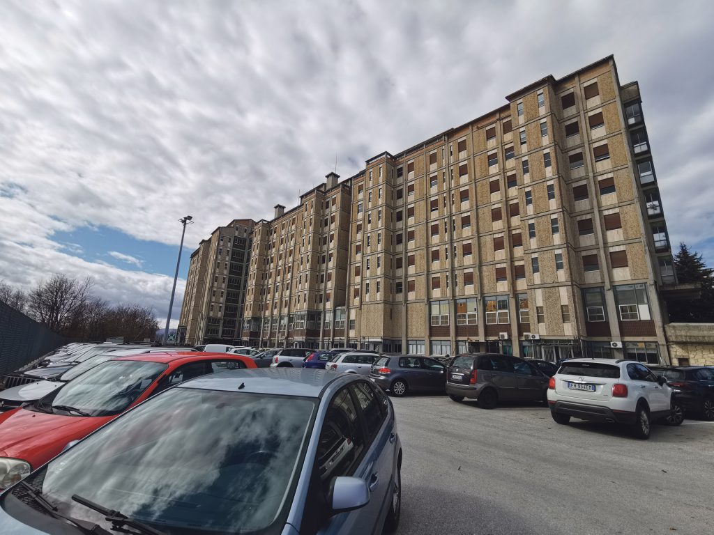 Aumentano i ricoveri e la pressione su terapia intensiva