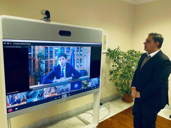 Un'immagine tratta dal profilo Twitter del presidente della Regione Liguria Giovanni Toti, 11 gennaio 2021.
TWITTER GIOVANNI TOTI
+++ATTENZIONE LA FOTO NON PUO' ESSERE PUBBLICATA O RIPRODOTTA SENZA L'AUTORIZZAZIONE DELLA FONTE DI ORIGINE CUI SI RINVIA+++