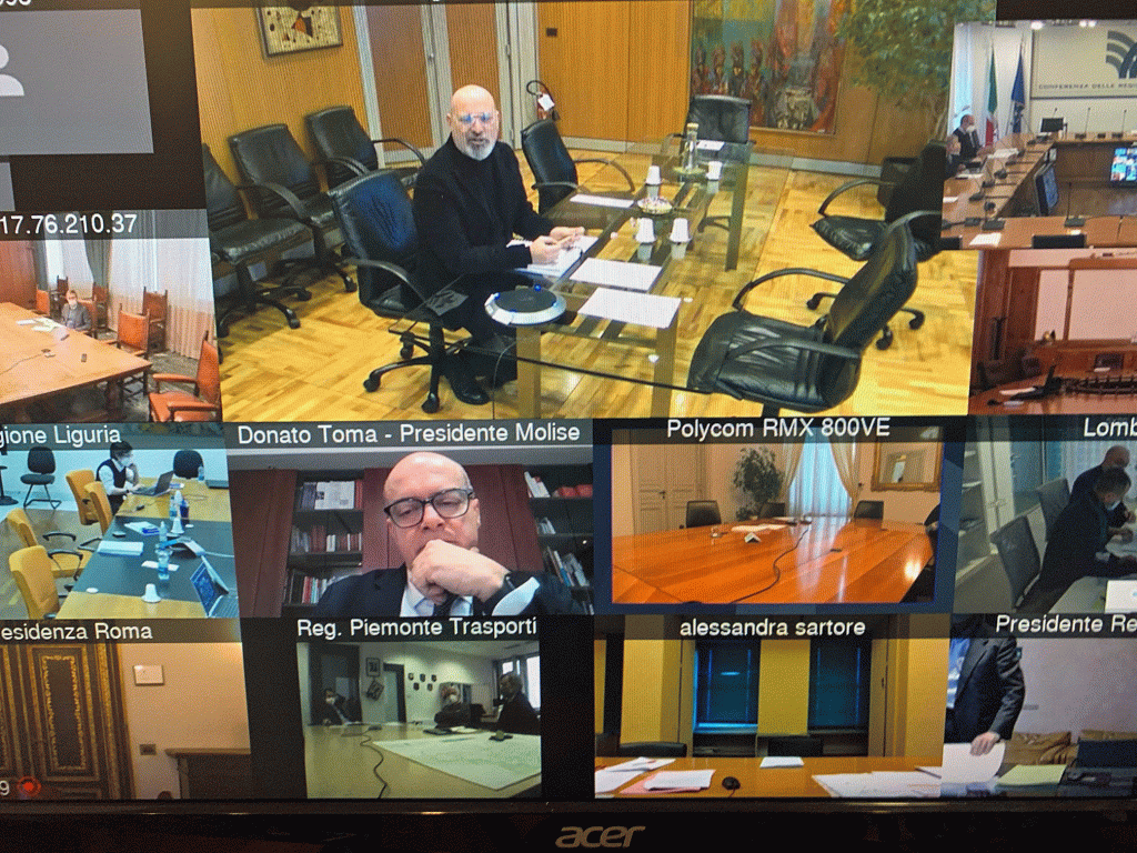 Dopo Pfizer pure AstraZeneca taglia già le dosi di vaccino previste Toma: Roma dia indicazioni chiare