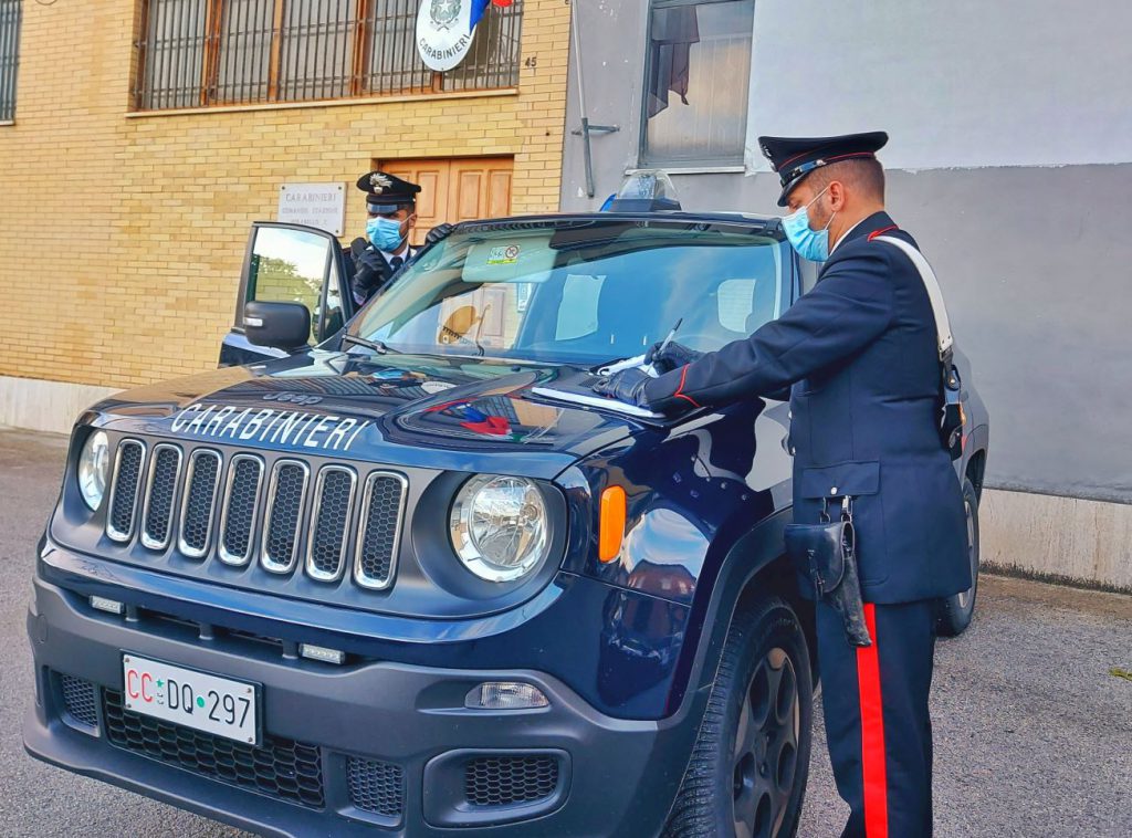 Ferrazzano, evade i servizi sociali e viene beccato ubriaco fuori dal comune
