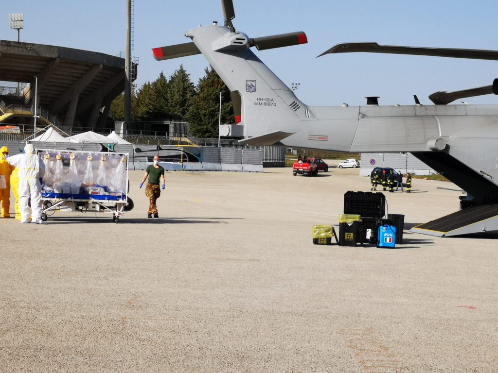 Altri 63 casi e tre decessi, i ricoveri restano al top