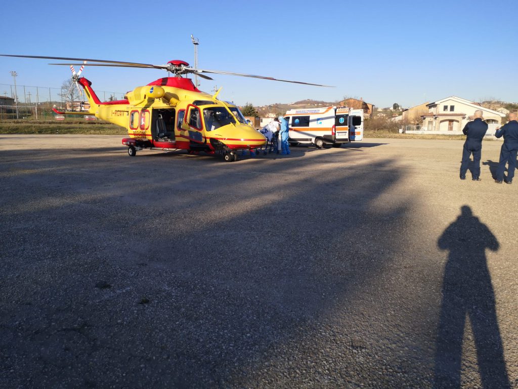 Venti ricoveri in 24 ore: la furia del virus si abbatte sugli ospedali