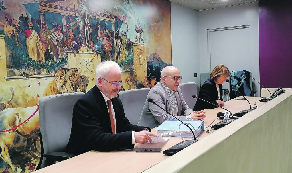 Niente allentamenti in zona rossa, sos a Borrelli: serve personale