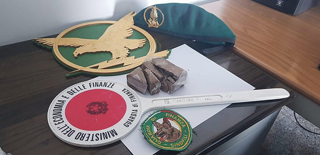 Campobasso, insospettabile impiegato beccato con 200 grammi di eroina: arrestato