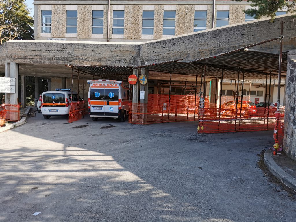 Ancora cinque morti, contagi di nuovo su