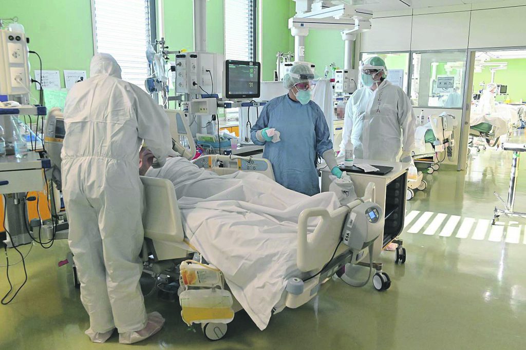 Risalgono i contagi, altre 5 vittime in poche ore