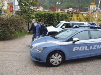 Ruba una Fiat 500 a Campobasso e si dà alla fuga, prima dell’arresto ferisce tre finanzieri