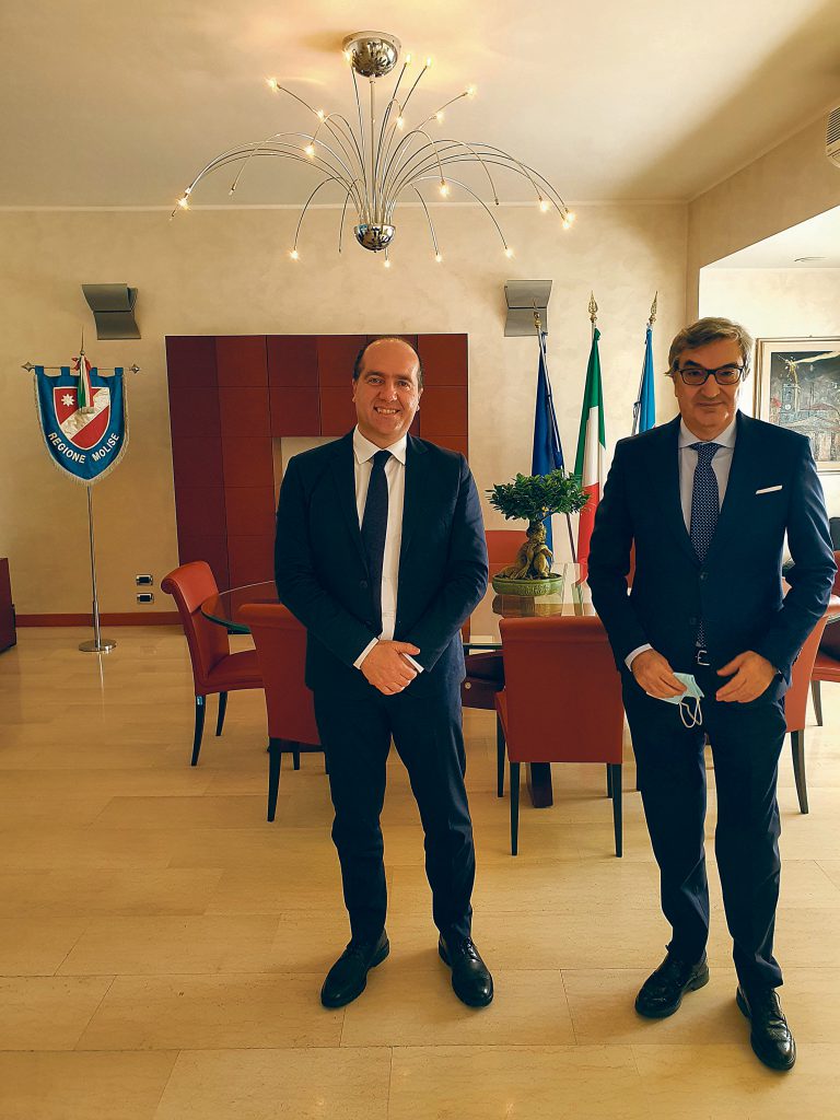 Bar e pub possono servire all’aperto fino alle 22, stop asporto alle 18