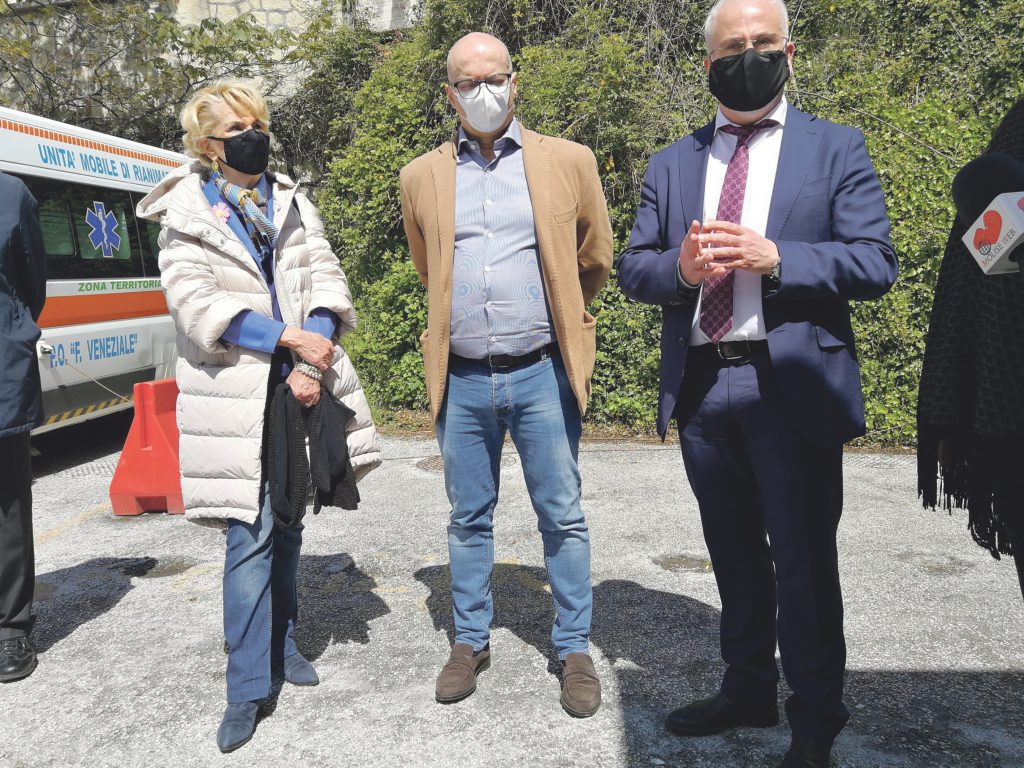 Subito 12mila, a maggio almeno 55.800 vaccini: rush finale per i fragili