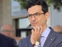 Eolico e fotovoltaico, Fontana non ci sta: «Basta mega impianti»