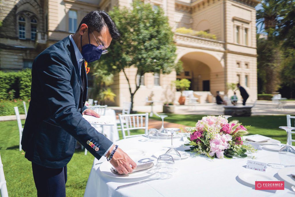 Il Cts corregge le linee guida delle Regioni: green pass per le cerimonie e docce ‘vietate’