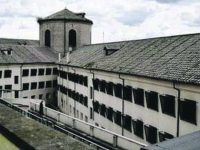 Telecamere in casa e persino nel bagno: domani l’interrogatorio del padre-orco