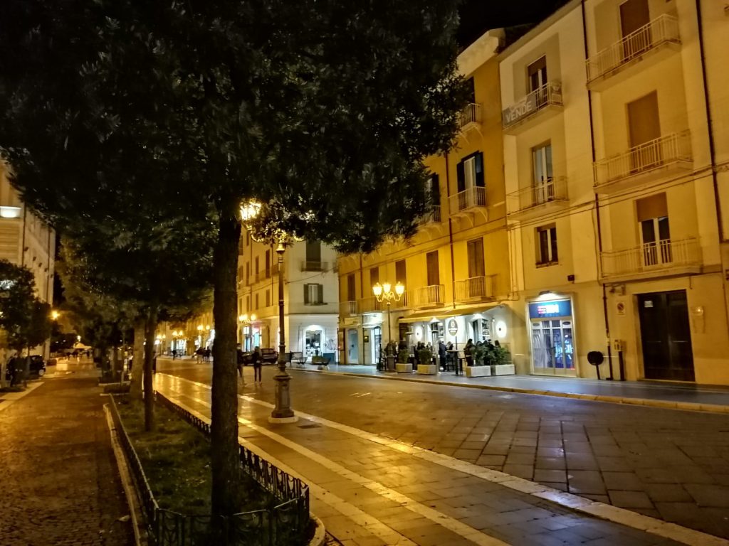 Due ore in più di ‘vita’, coprifuoco a mezzanotte: cabina di regia decisiva