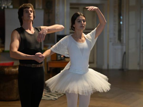 In autunno la fiction su Carla Fracci, nelle vesti della ballerina Alessandra Mastronardi