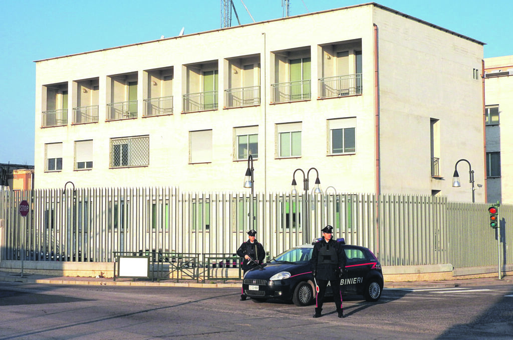 Ha abusato di un minore a scuola, condanna in giudicato e il 59enne finisce in carcere