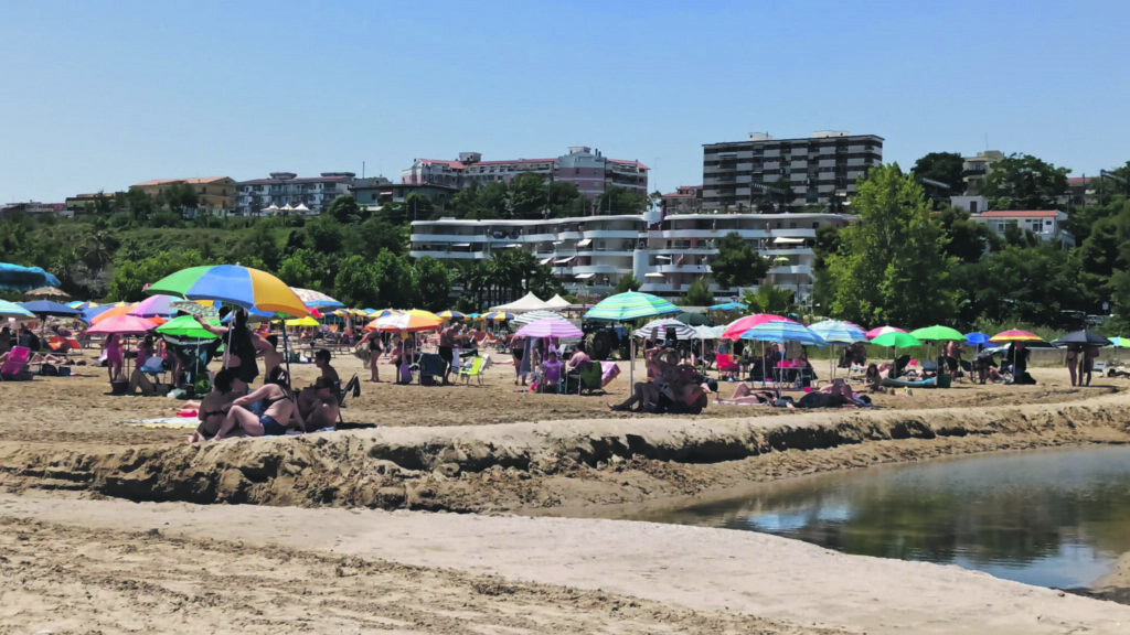 Tutti al mare nell’ultima domenica di giugno, l’estate 2021 si accende